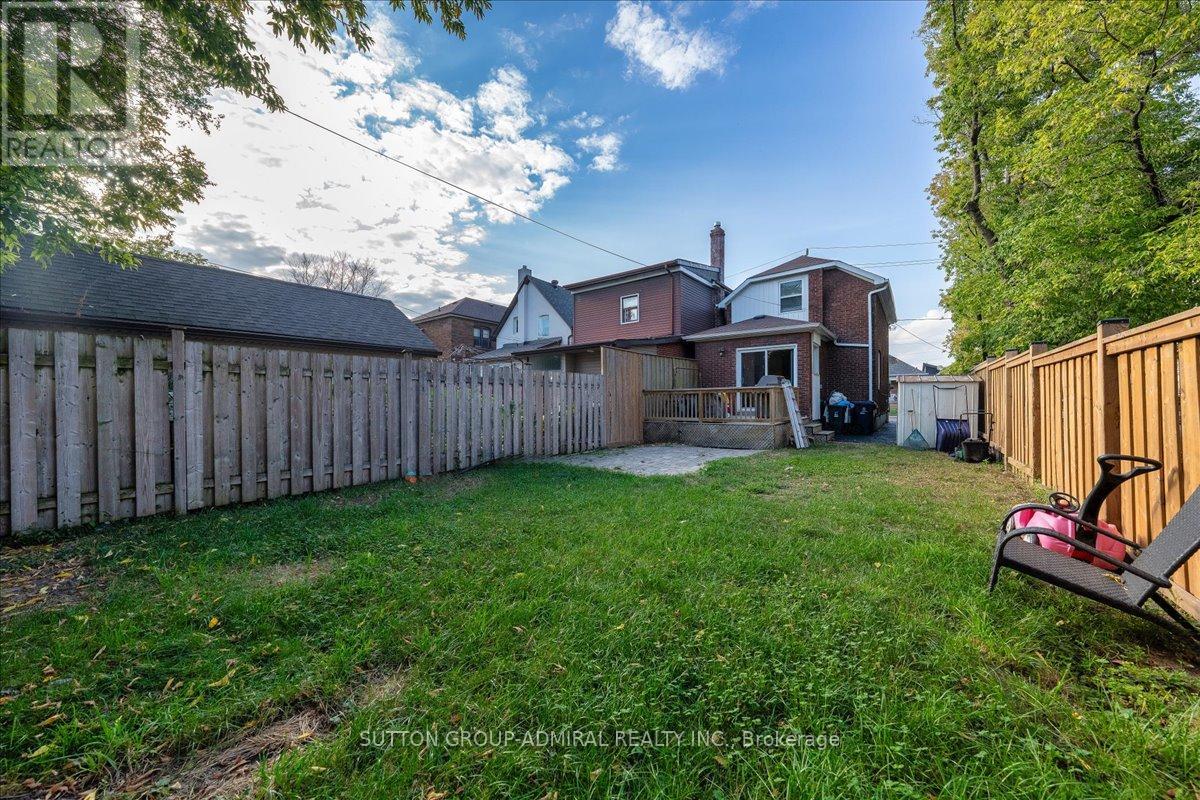 11 Bowie Avenue, Toronto (Briar Hill-Belgravia), Ontario  M6E 2P1 - Photo 38 - W12403168