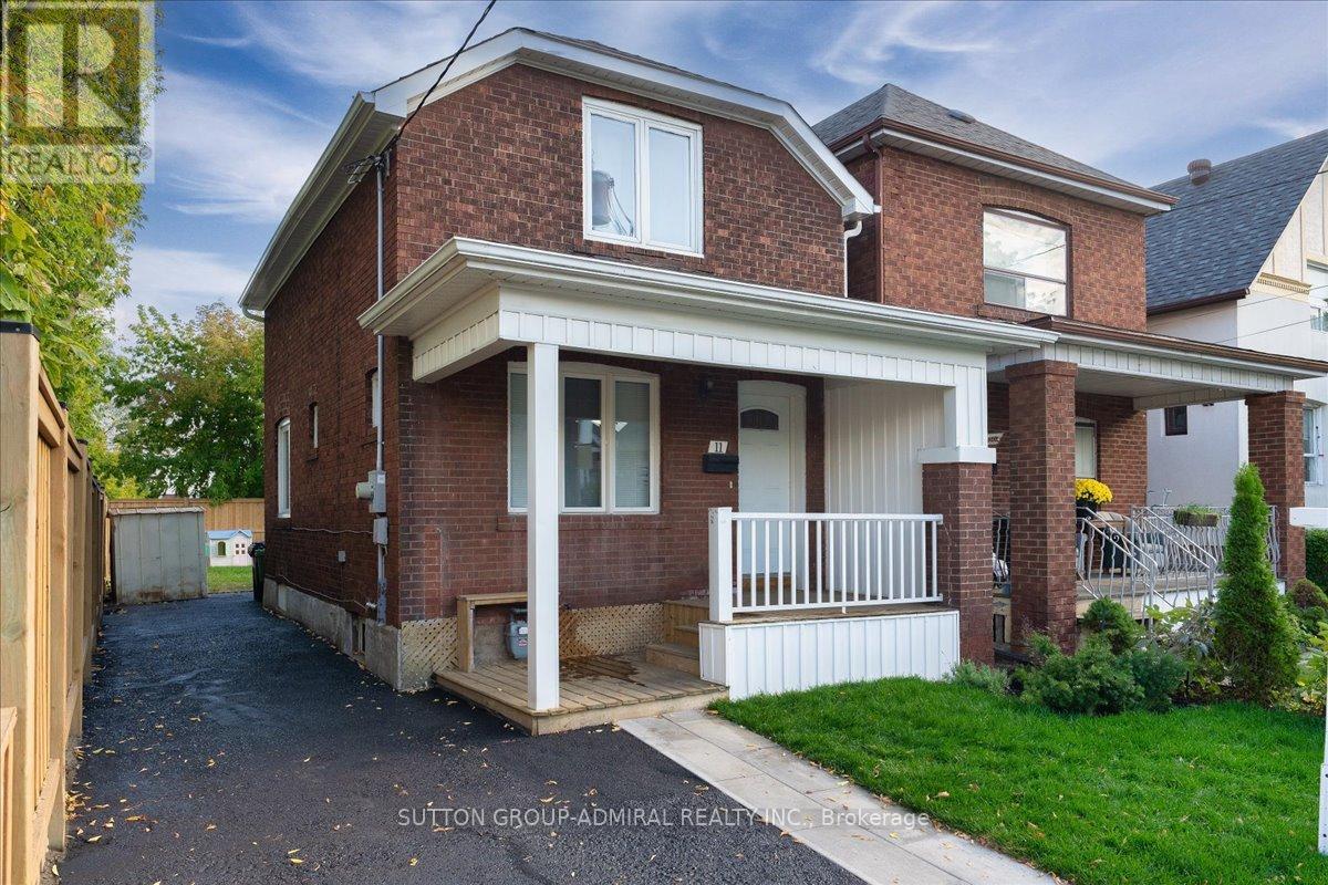 11 Bowie Avenue, Toronto (Briar Hill-Belgravia), Ontario  M6E 2P1 - Photo 5 - W12403168