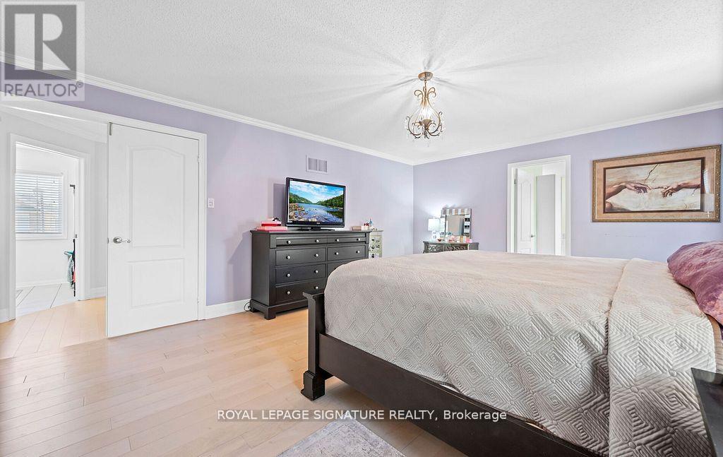 1004 Mccutcheon Crescent, Milton (Be Beaty), Ontario  L9T 6M9 - Photo 22 - W12403206