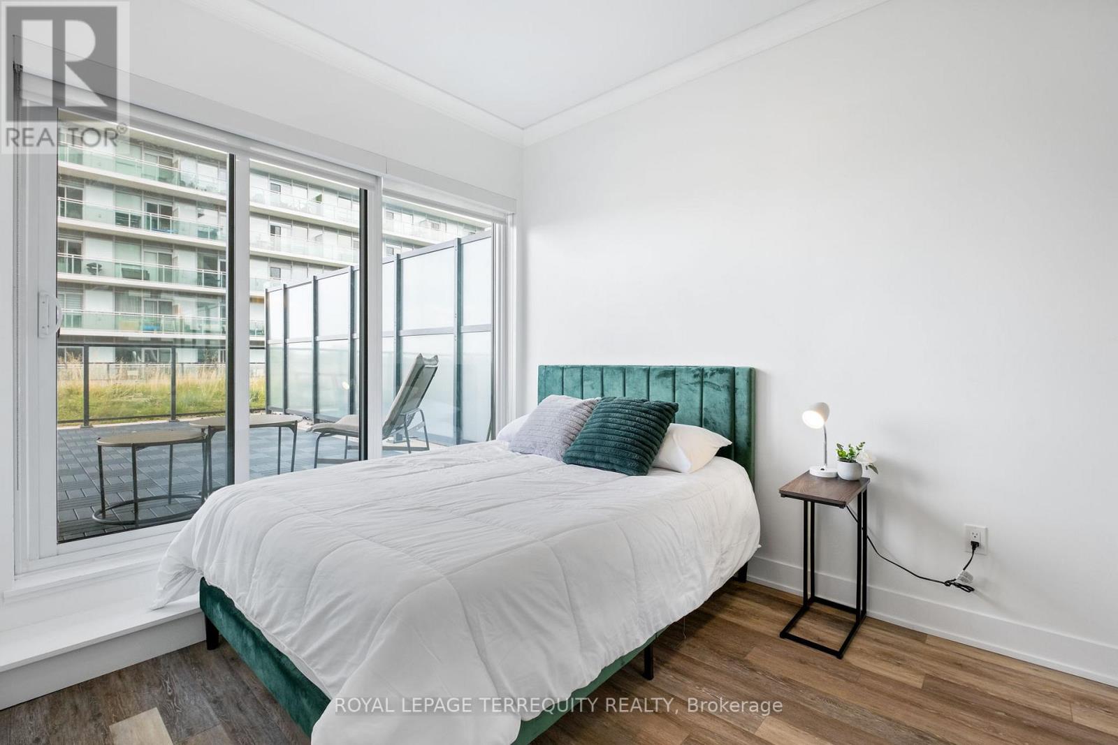 528 - 30 Shore Breeze Drive, Toronto, Ontario  M8V 0J1 - Photo 16 - W12403208