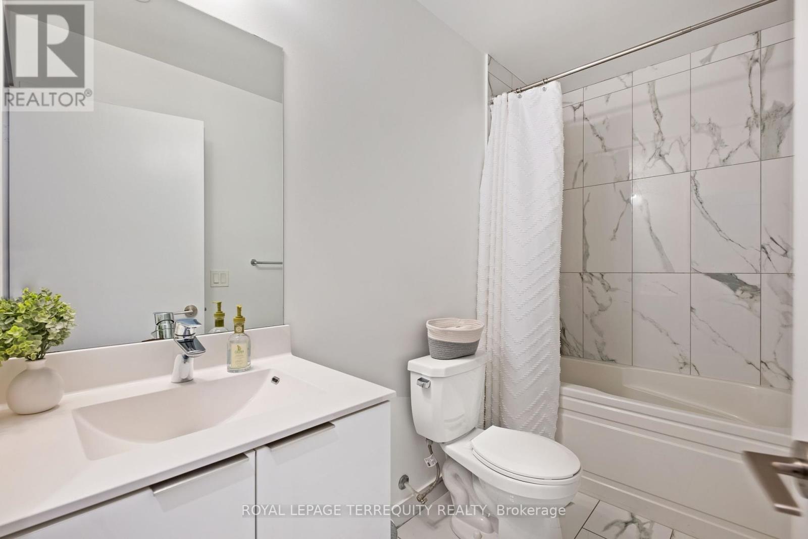 528 - 30 Shore Breeze Drive, Toronto, Ontario  M8V 0J1 - Photo 21 - W12403208