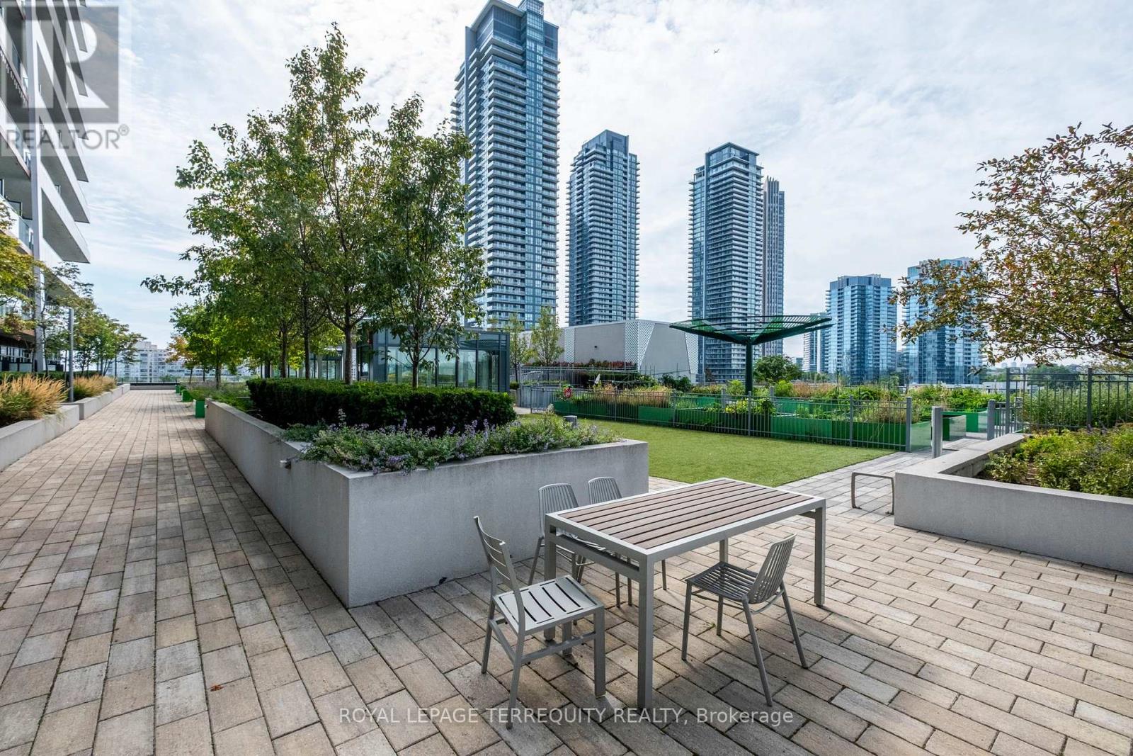 528 - 30 Shore Breeze Drive, Toronto, Ontario  M8V 0J1 - Photo 35 - W12403208
