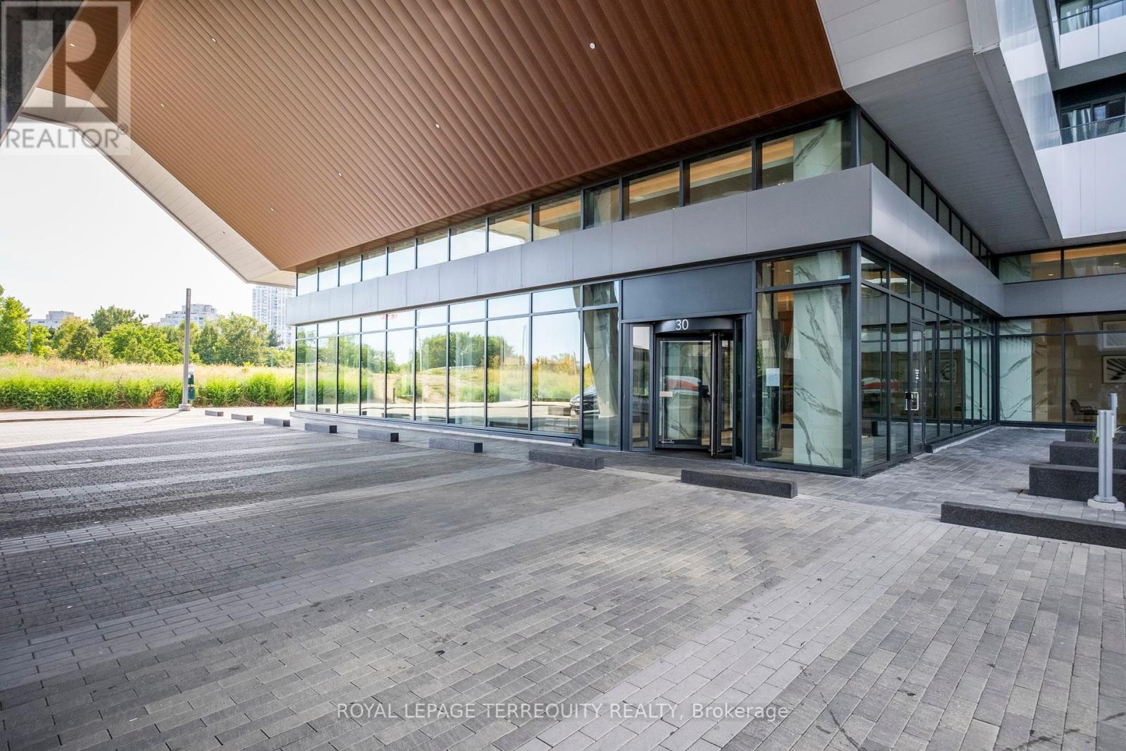 528 - 30 Shore Breeze Drive, Toronto (Mimico), Ontario  M8V 0J1 - Photo 4 - W12403208