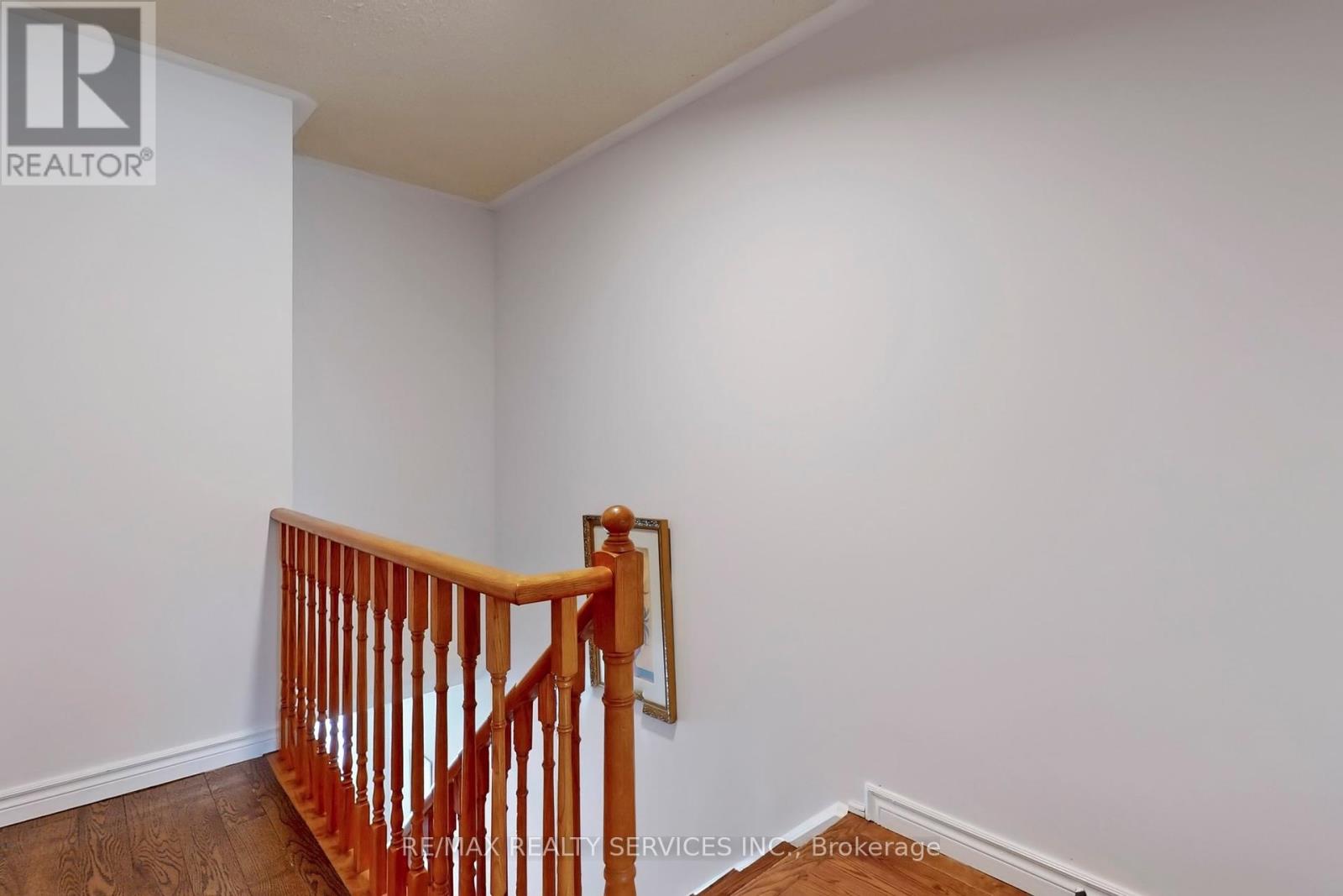 28 Heathcliffe Square, Brampton (Central Park), Ontario  L6S 5P7 - Photo 25 - W12403223