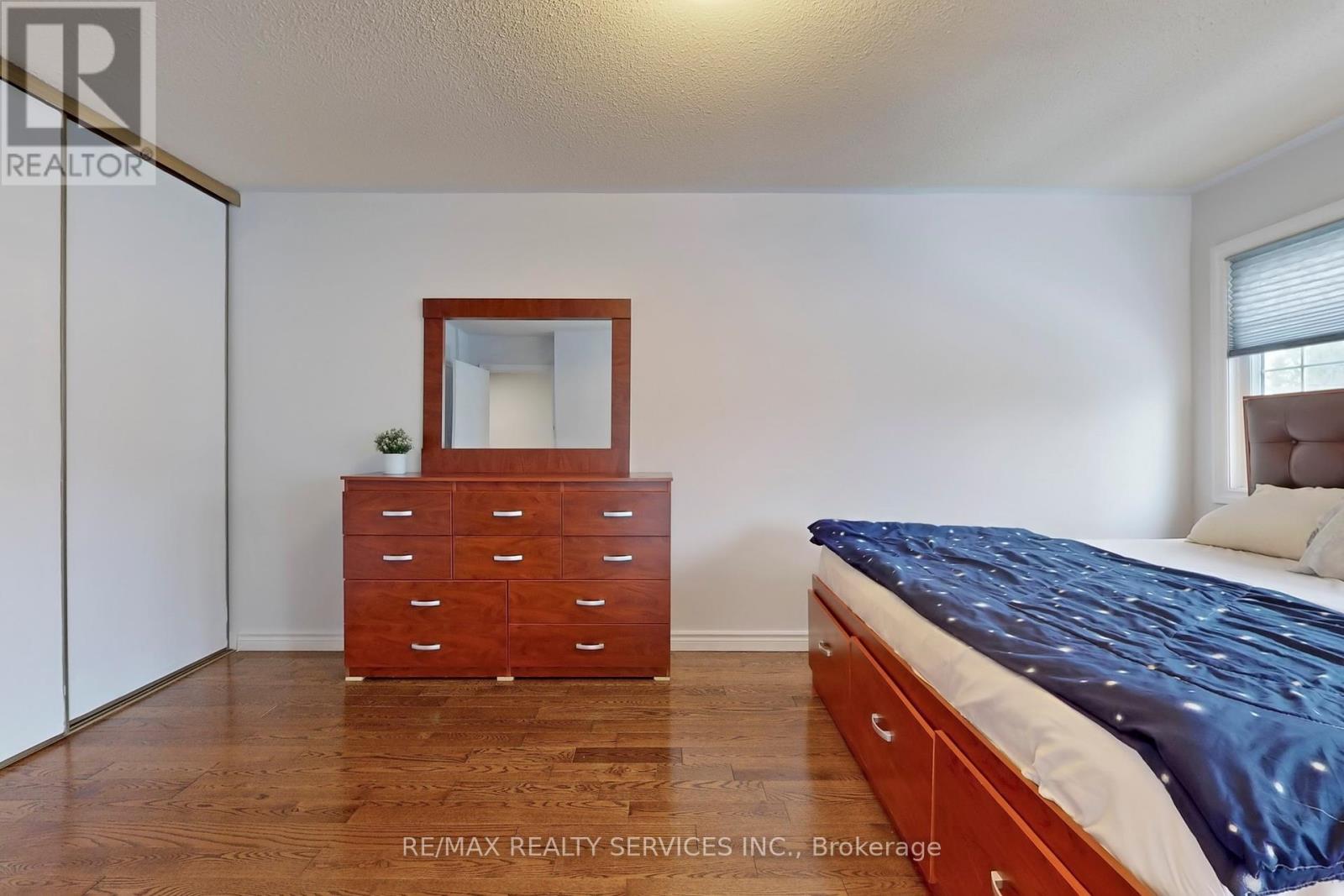 28 Heathcliffe Square, Brampton (Central Park), Ontario  L6S 5P7 - Photo 29 - W12403223