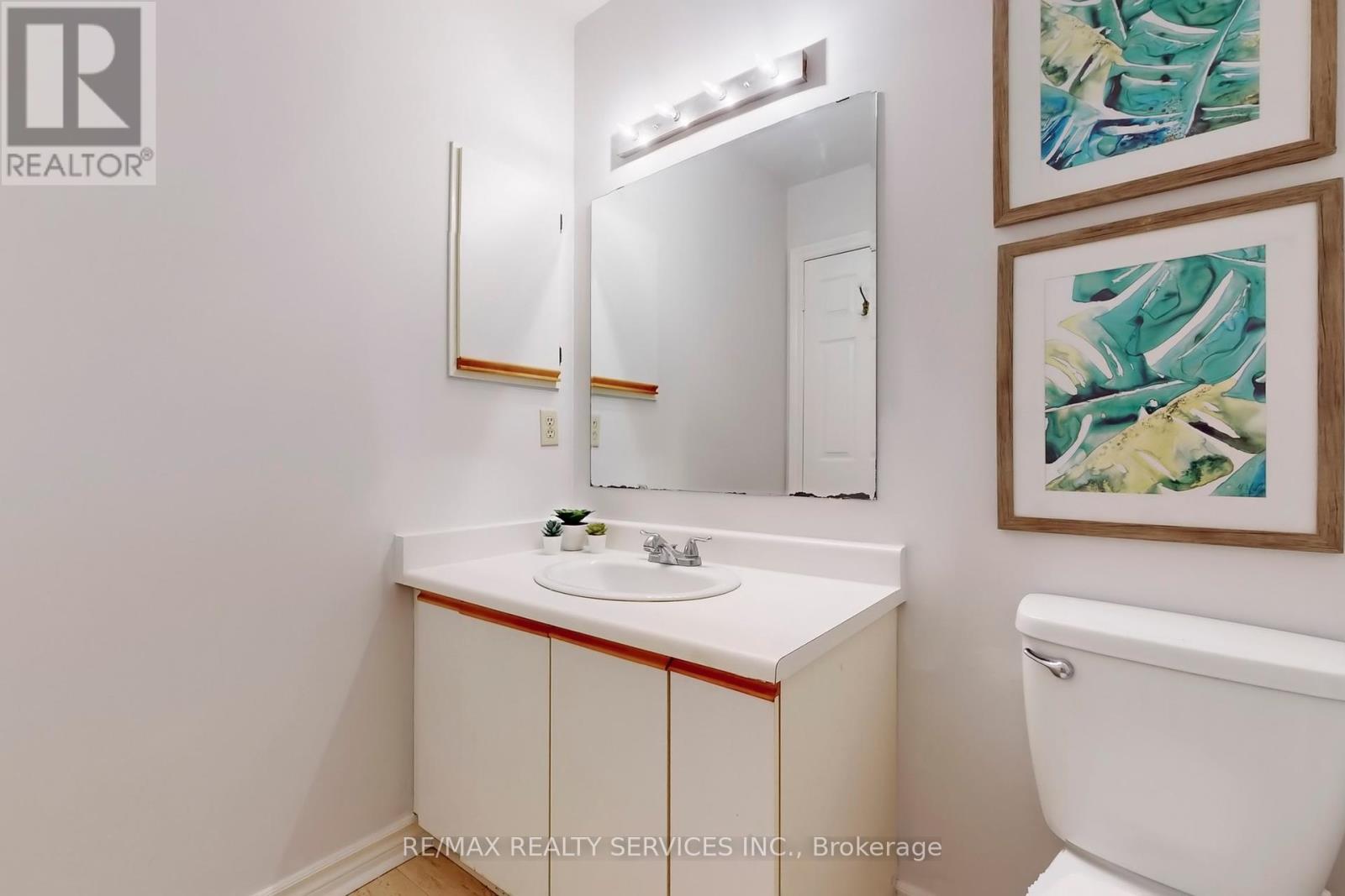 28 Heathcliffe Square, Brampton (Central Park), Ontario  L6S 5P7 - Photo 42 - W12403223