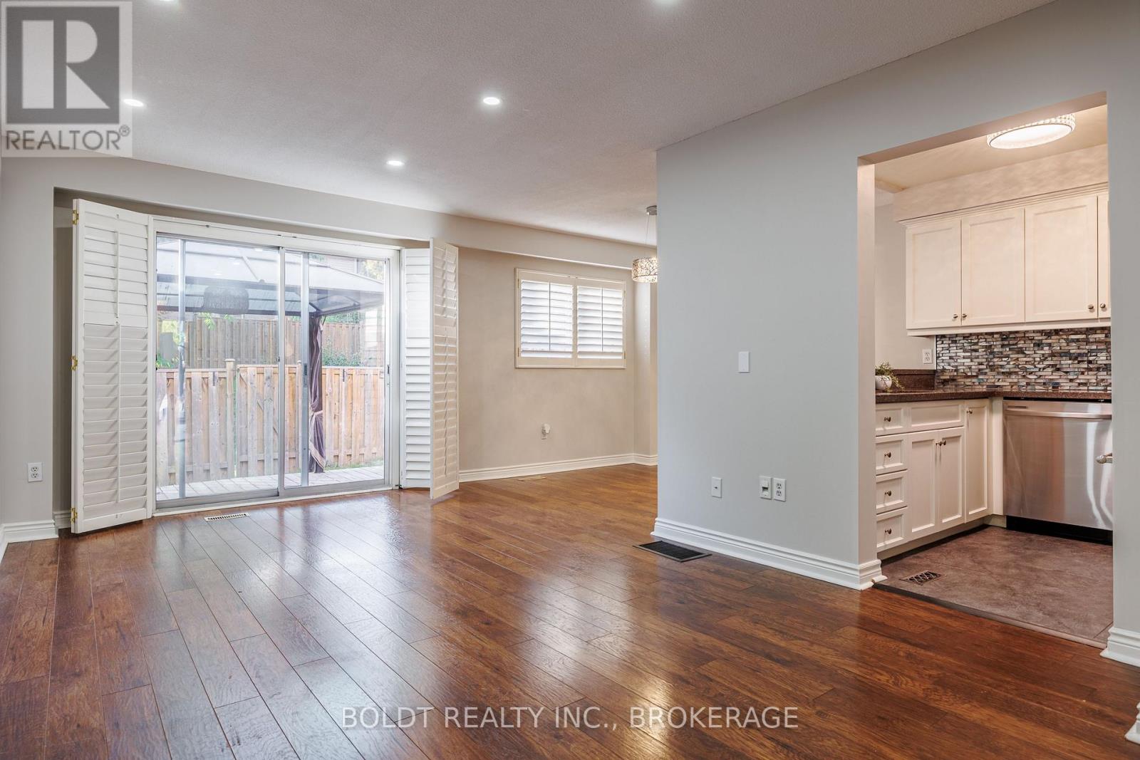 Property at 42 - 1532 LANCASTER DRIVE image 5