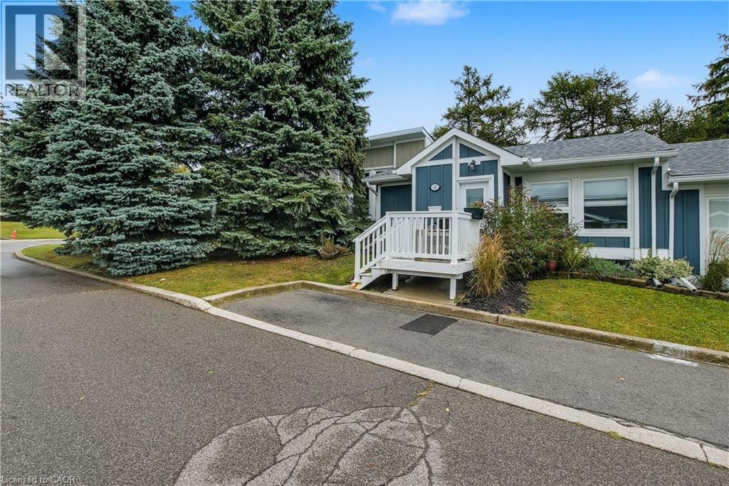 47 Bishop Reding Trail, Hamilton, Ontario  L9B 2L7 - Photo 4 - 40766288