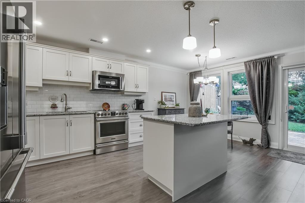 47 Bishop Reding Trail, Hamilton, Ontario  L9B 2L7 - Photo 9 - 40766288