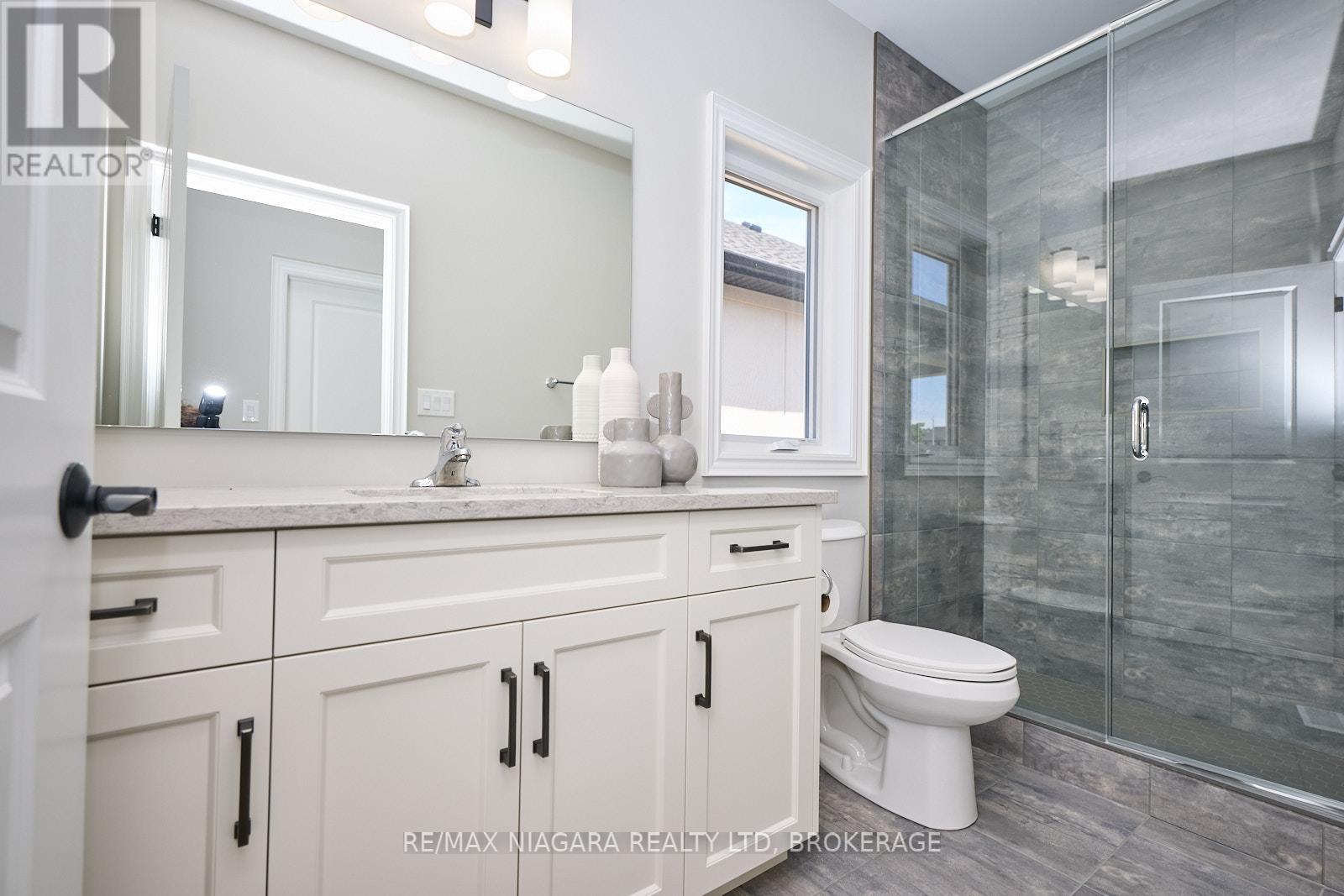 21 Sunrise Court N, Fort Erie, Ontario  L0S 1N0 - Photo 24 - X12403252