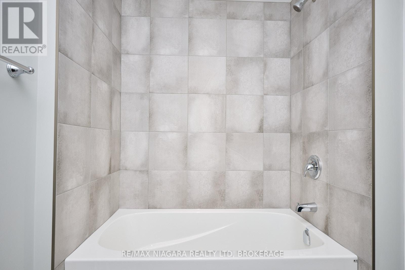 21 Sunrise Court N, Fort Erie, Ontario  L0S 1N0 - Photo 30 - X12403252