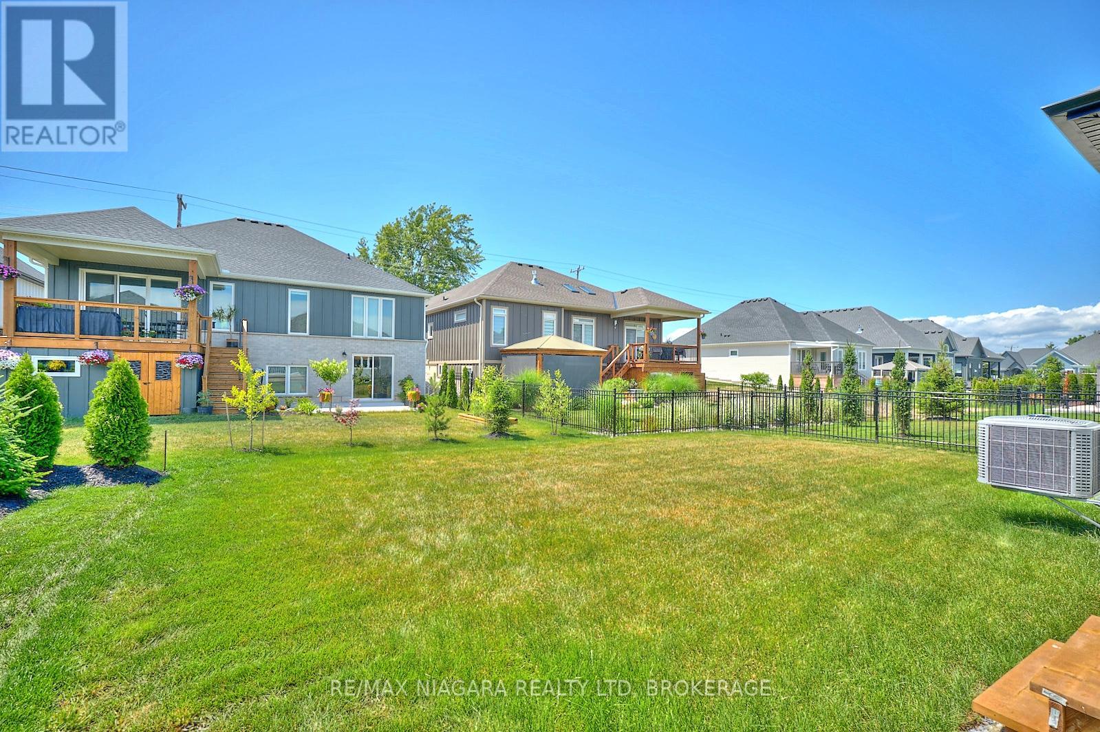 21 Sunrise Court N, Fort Erie, Ontario  L0S 1N0 - Photo 39 - X12403252