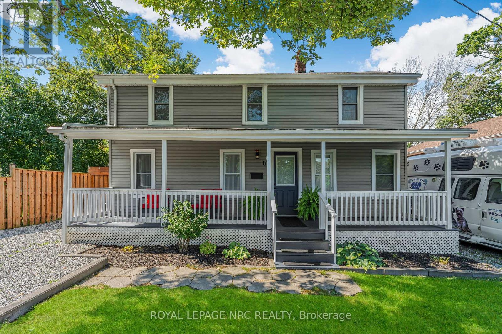 17 Windsor Avenue, Fort Erie, Ontario  L2A 5L8 - Photo 3 - X12403366