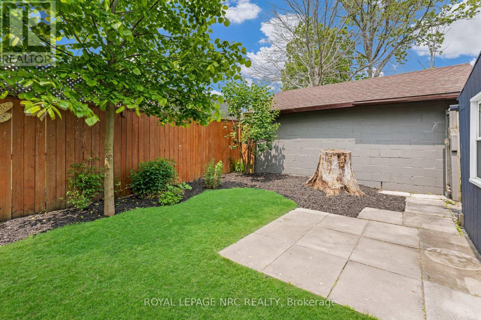 17 Windsor Avenue, Fort Erie, Ontario  L2A 5L8 - Photo 33 - X12403366