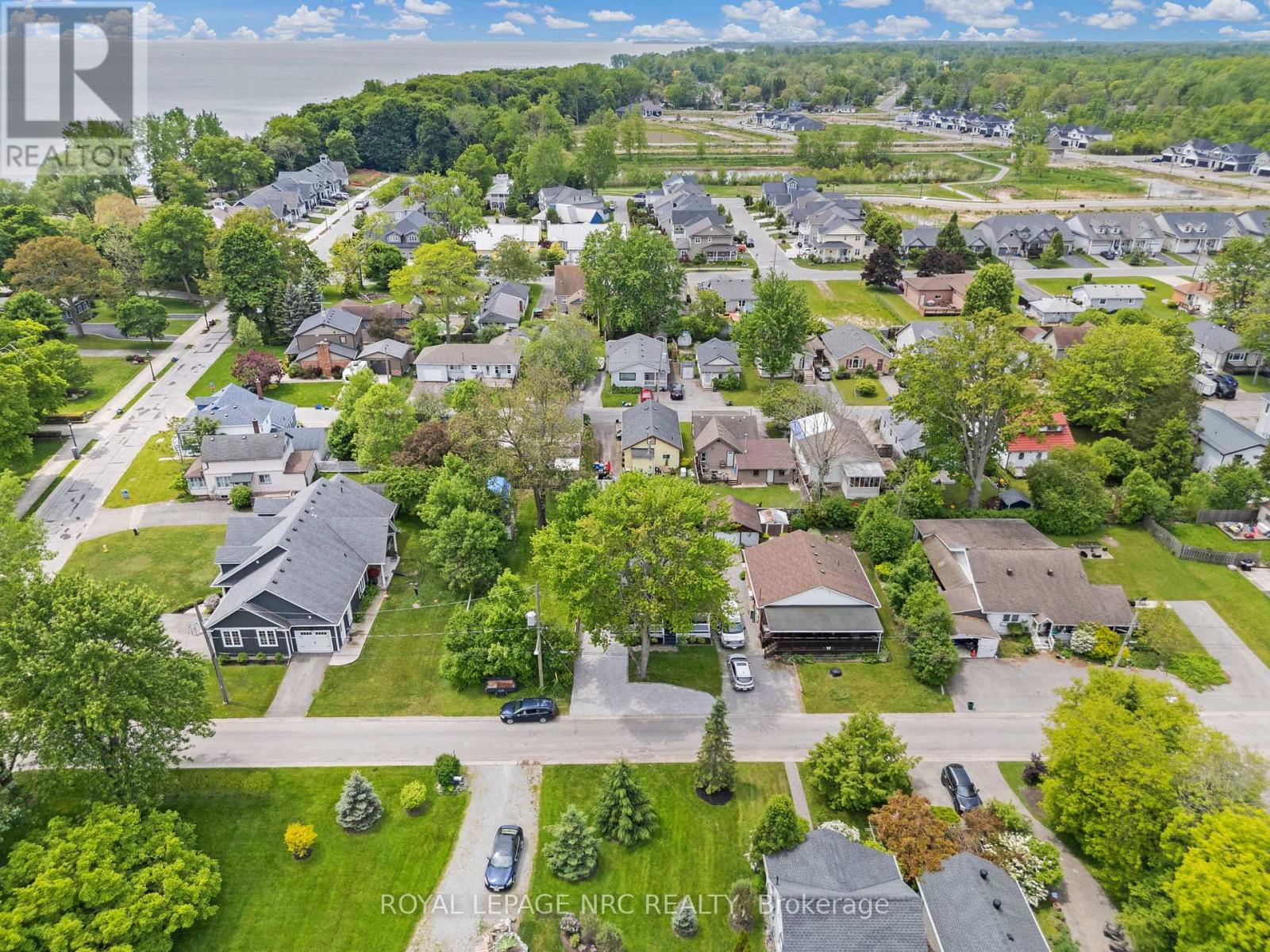 17 Windsor Avenue, Fort Erie, Ontario  L2A 5L8 - Photo 40 - X12403366