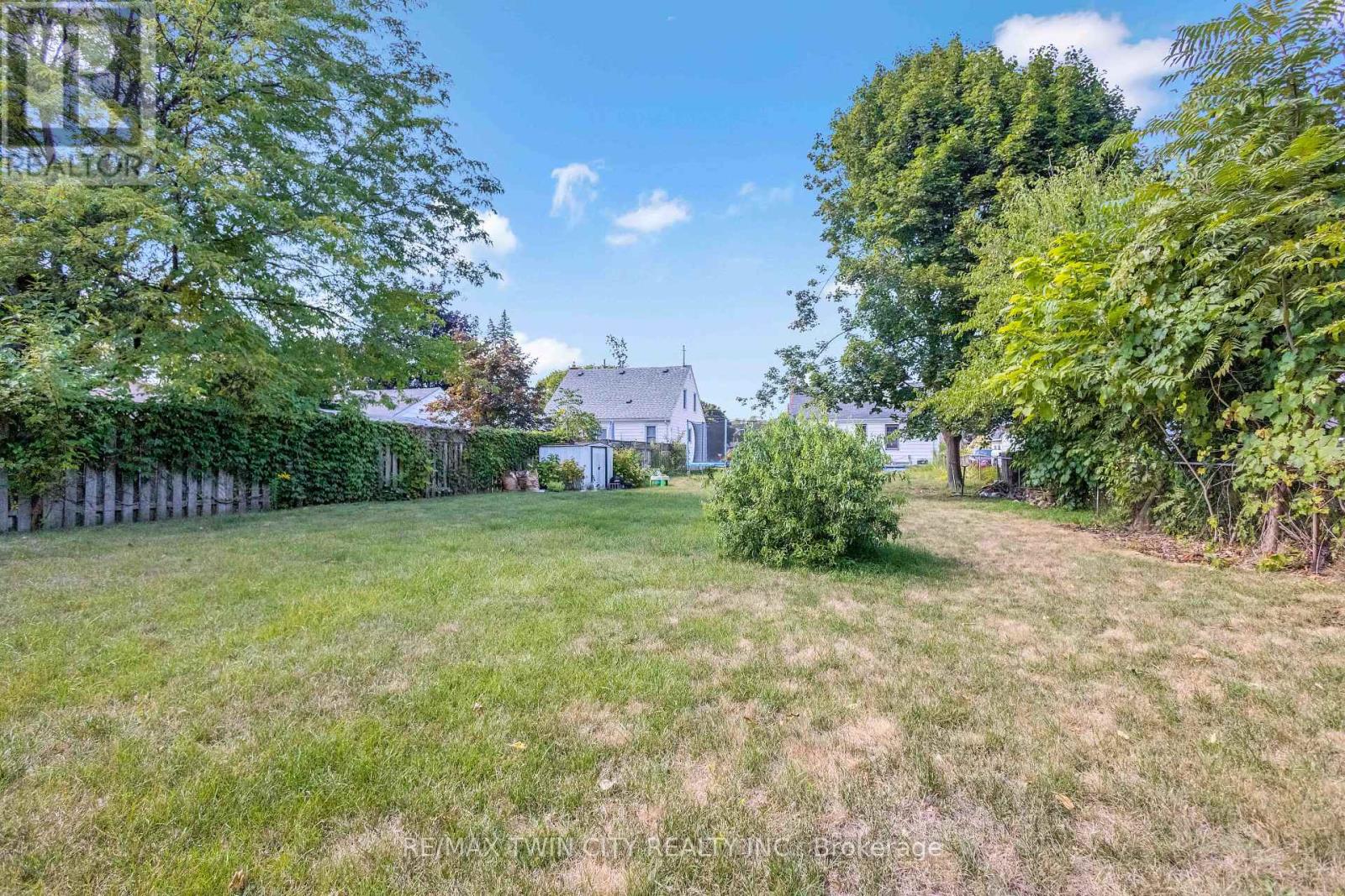 493 St Paul Avenue, Brant, Ontario  N3R 4P4 - Photo 28 - X12403162