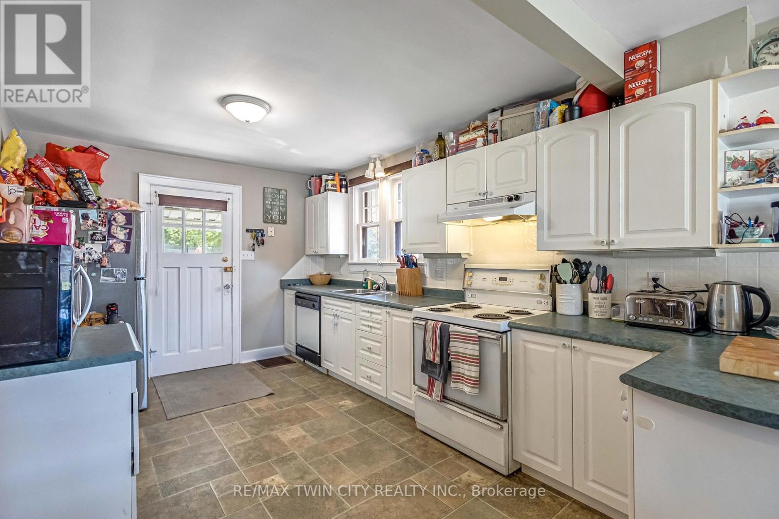 493 St Paul Avenue, Brant, Ontario  N3R 4P4 - Photo 8 - X12403162