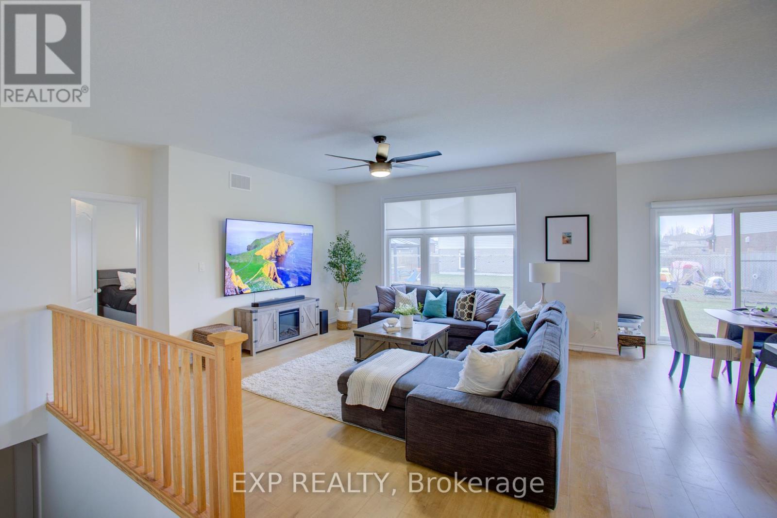 115 Maple Street, Mapleton, Ontario  N0G 1P0 - Photo 9 - X12403211