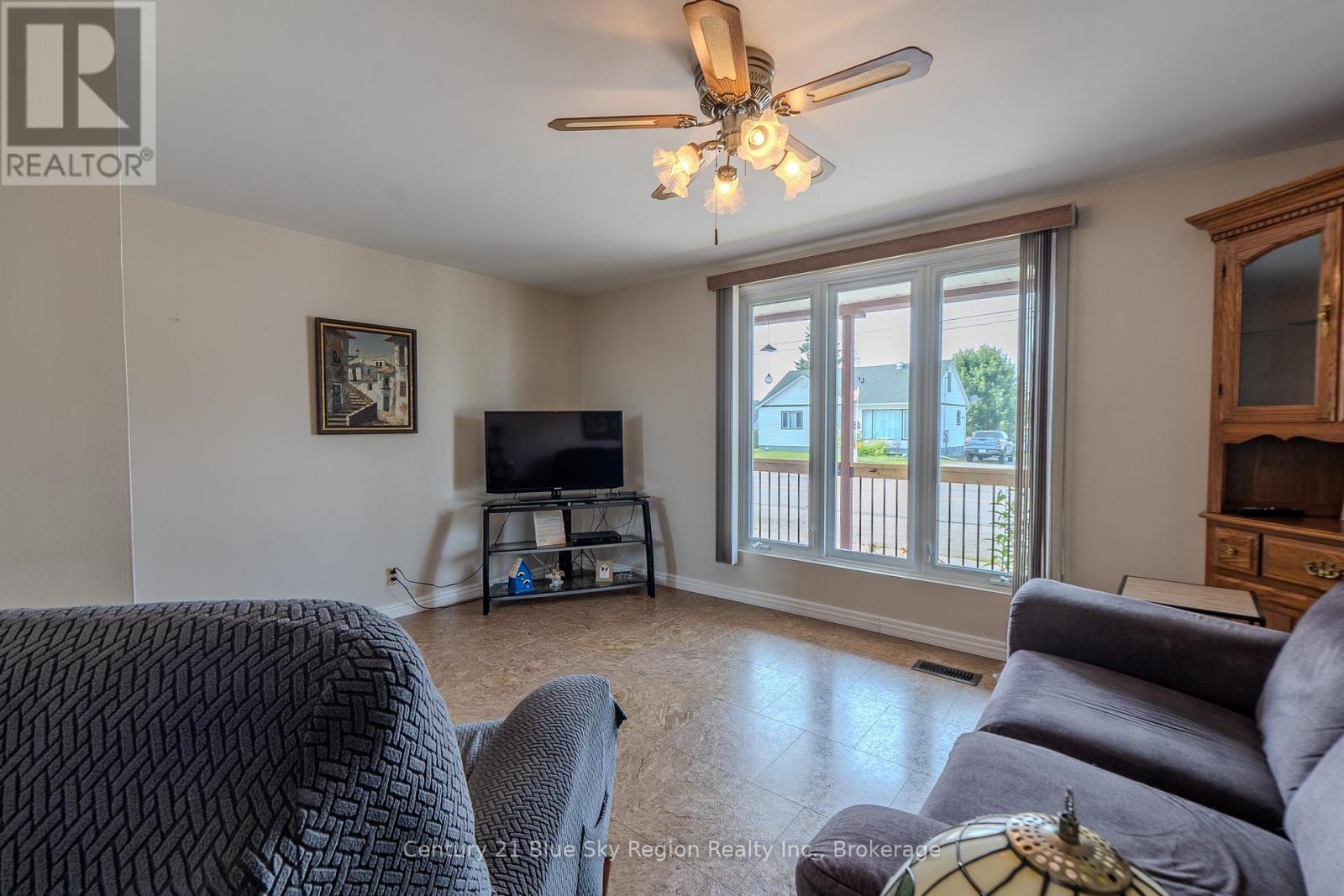 59 Principale Street W, West Nipissing, Ontario  P0H 2M0 - Photo 11 - X12403390