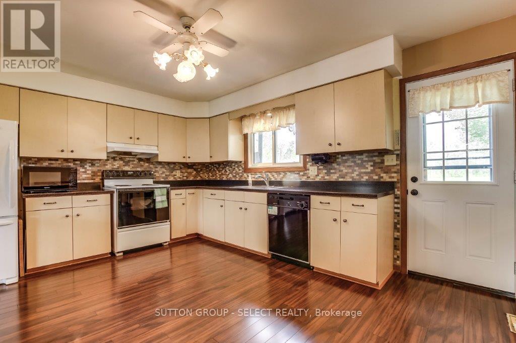 17750 Wyton Drive, Thames Centre, Ontario  N0M 2P0 - Photo 17 - X12375284