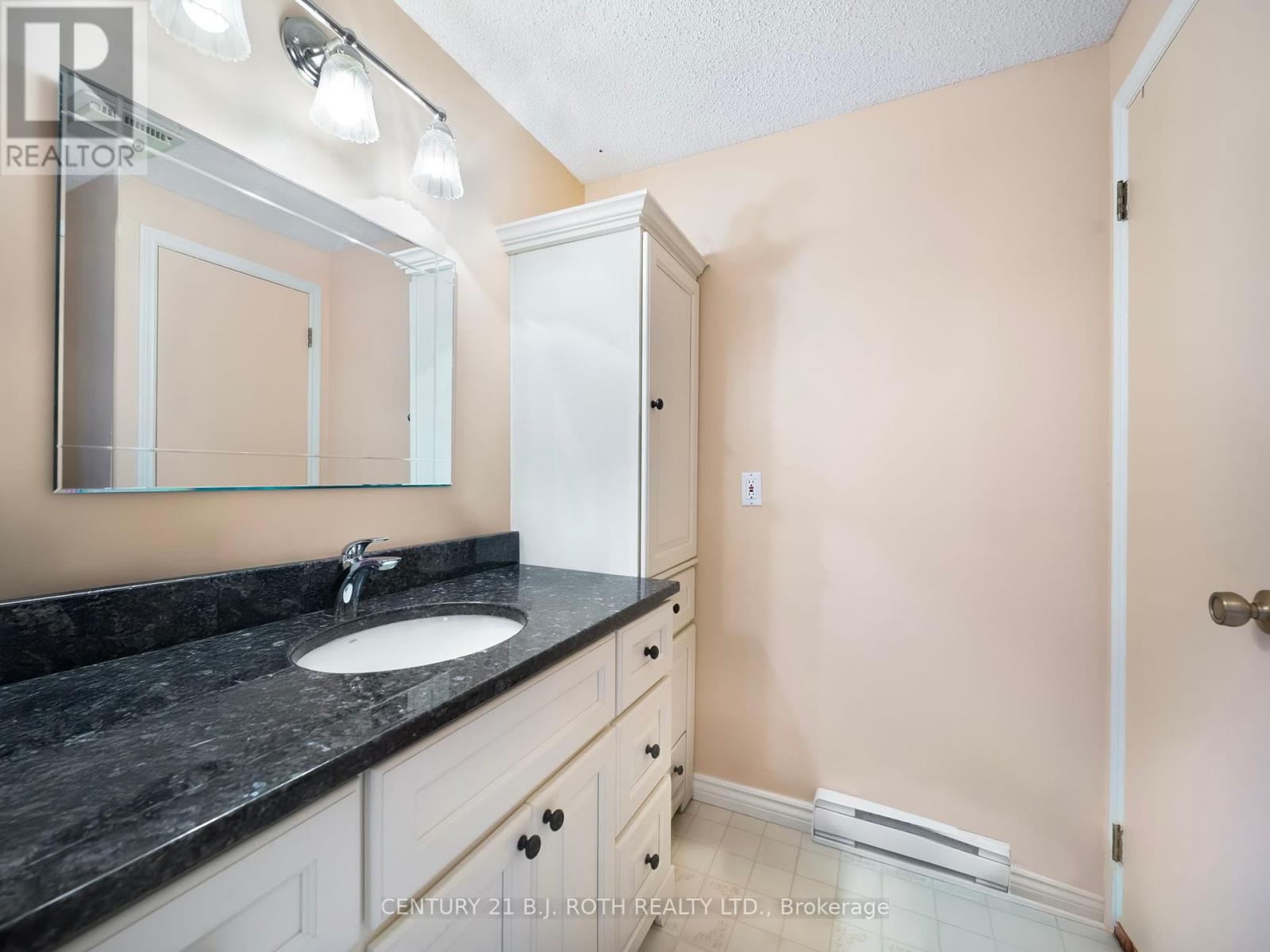 62 Tamarack Drive, Oro-Medonte, Ontario  L0L 1T0 - Photo 13 - S12337302