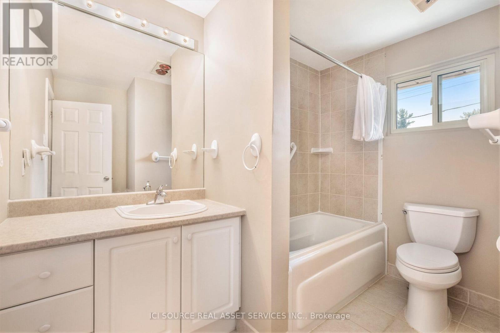 710 Sherbourne Road, Ottawa, Ontario  K2A 3H5 - Photo 12 - X12336343