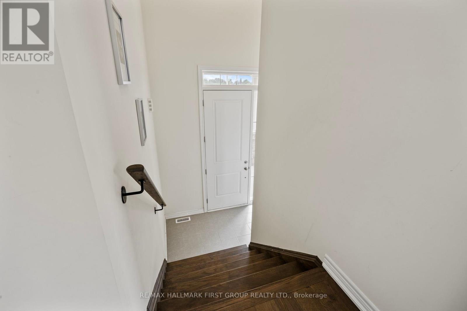 821 Steinberg Court, Peterborough North, Ontario  K9K 0H7 - Photo 5 - X12357093