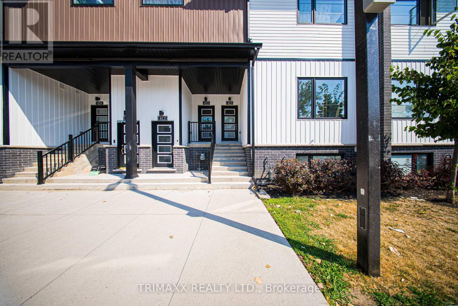 423 - 4263 Fourth Avenue, Niagara Falls, Ontario  L2E 0C2 - Photo 2 - X12395661