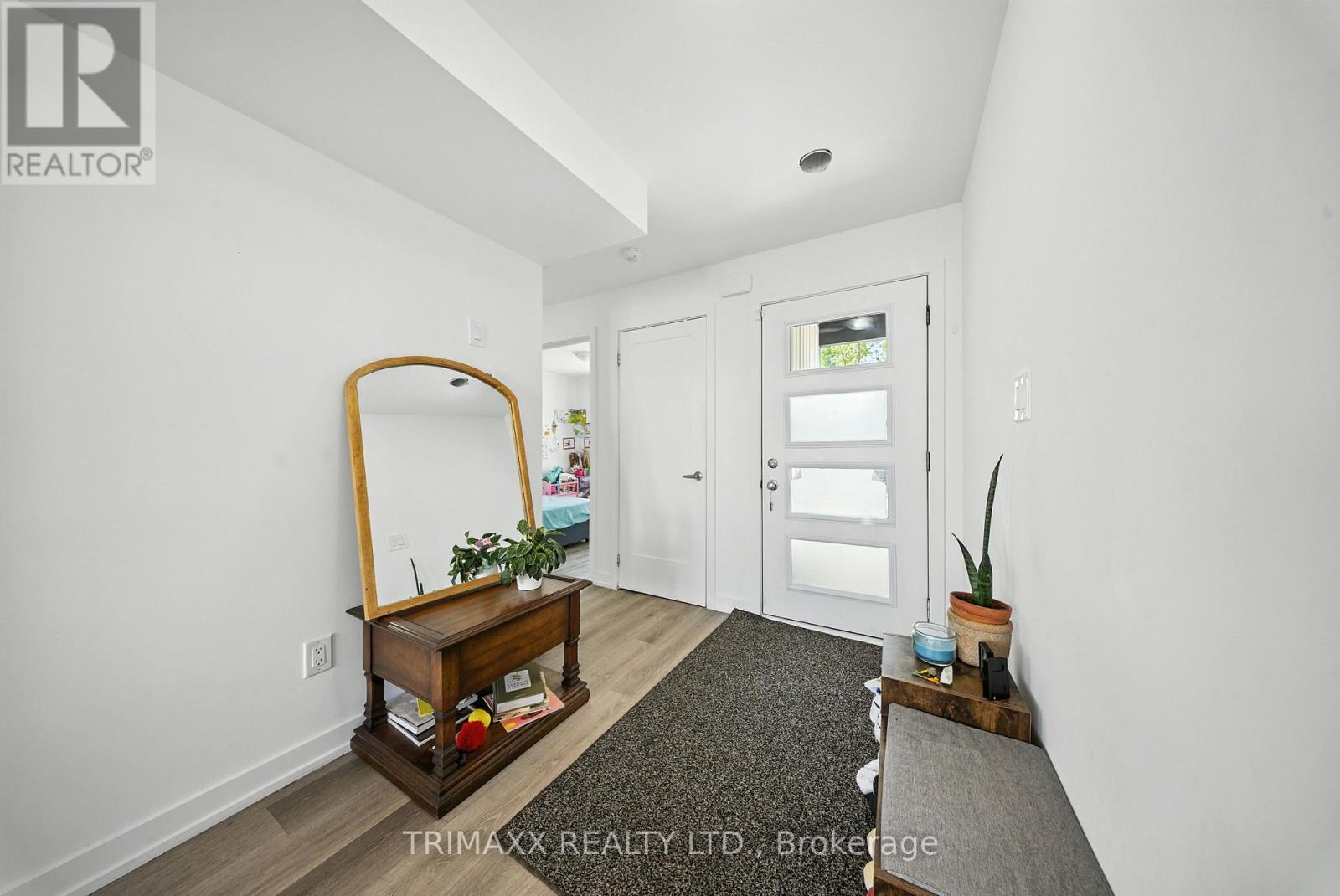 423 - 4263 Fourth Avenue, Niagara Falls, Ontario  L2E 0C2 - Photo 6 - X12395661