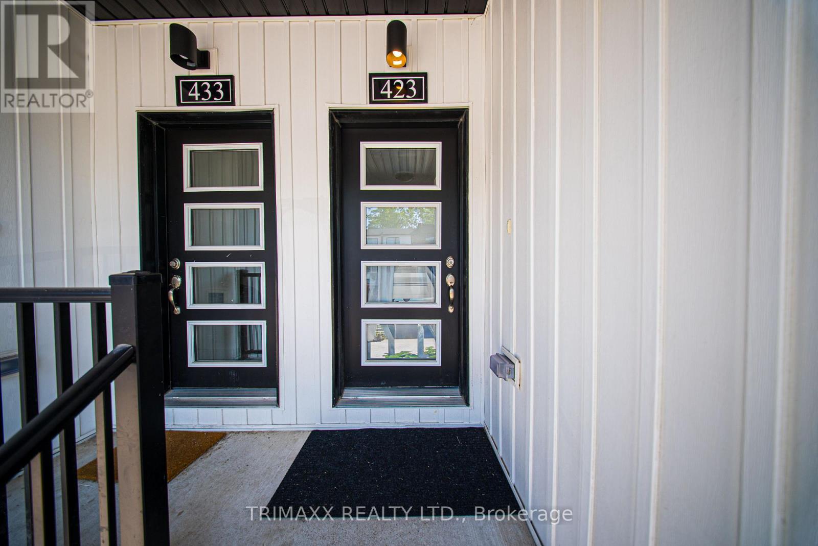 423 - 4263 Fourth Avenue, Niagara Falls, Ontario  L2E 0C2 - Photo 3 - X12395661