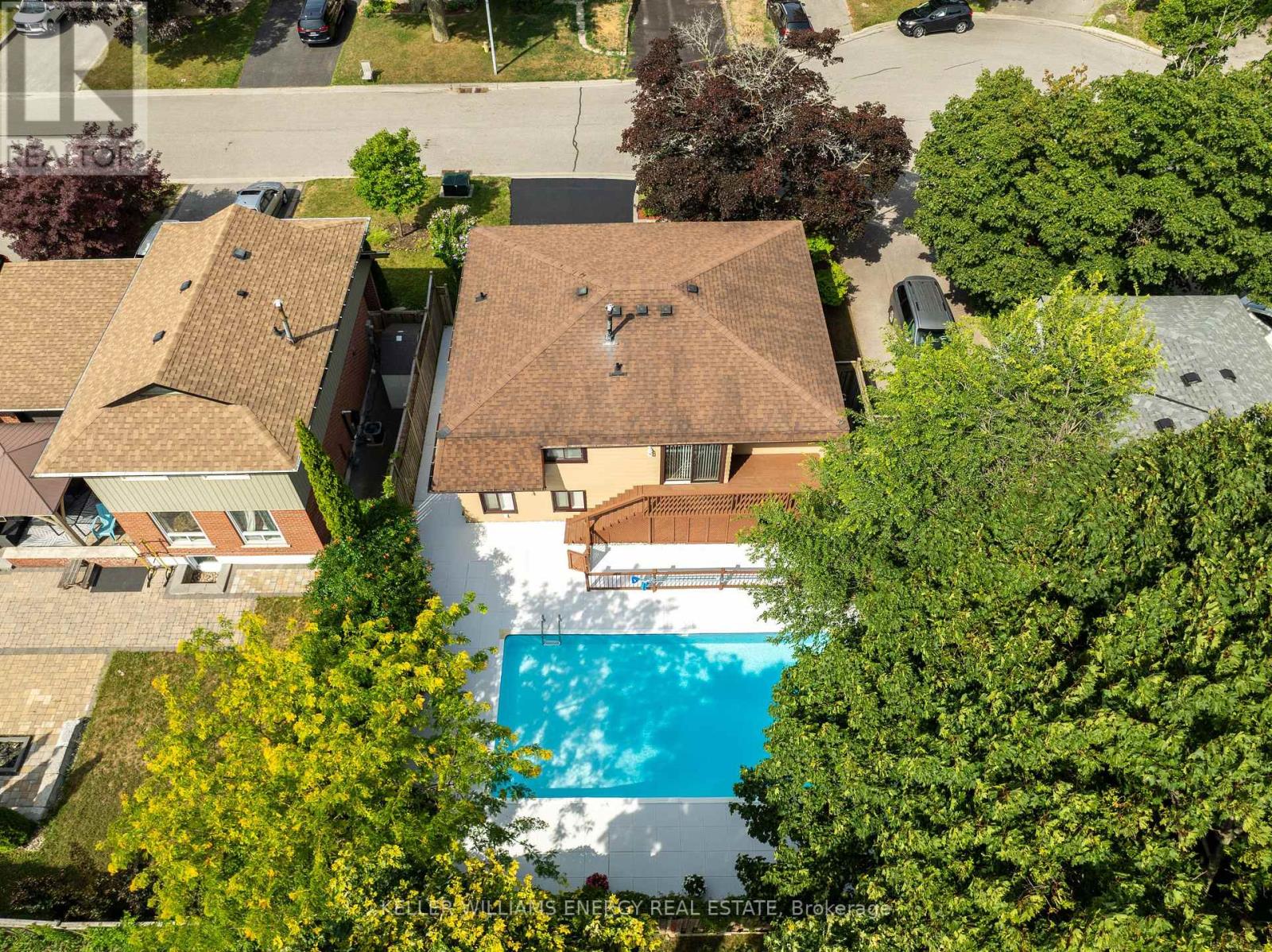 19 Ingram Court, Whitby, Ontario  L1N 5V4 - Photo 2 - E12403437