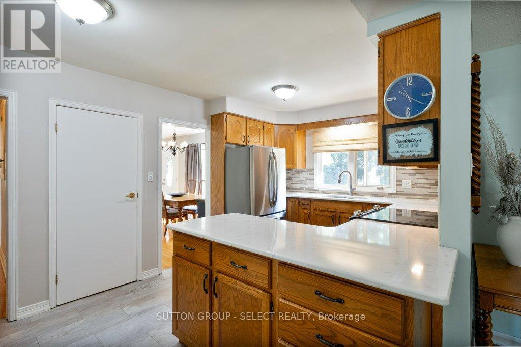 714 Springbank Drive, London South, Ontario  N6K 1A3 - Photo 15 - X12403412