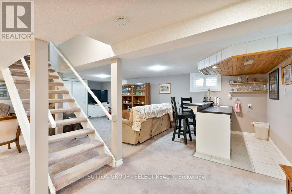 714 Springbank Drive, London South, Ontario  N6K 1A3 - Photo 24 - X12403412