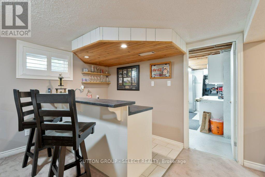 714 Springbank Drive, London South, Ontario  N6K 1A3 - Photo 27 - X12403412