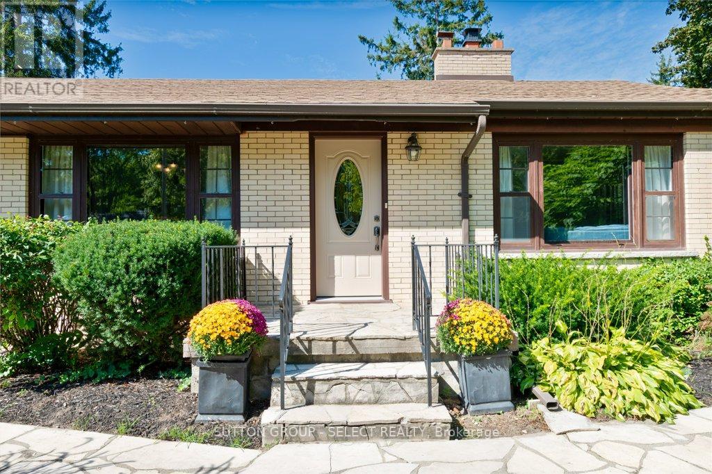 714 Springbank Drive, London South, Ontario  N6K 1A3 - Photo 4 - X12403412