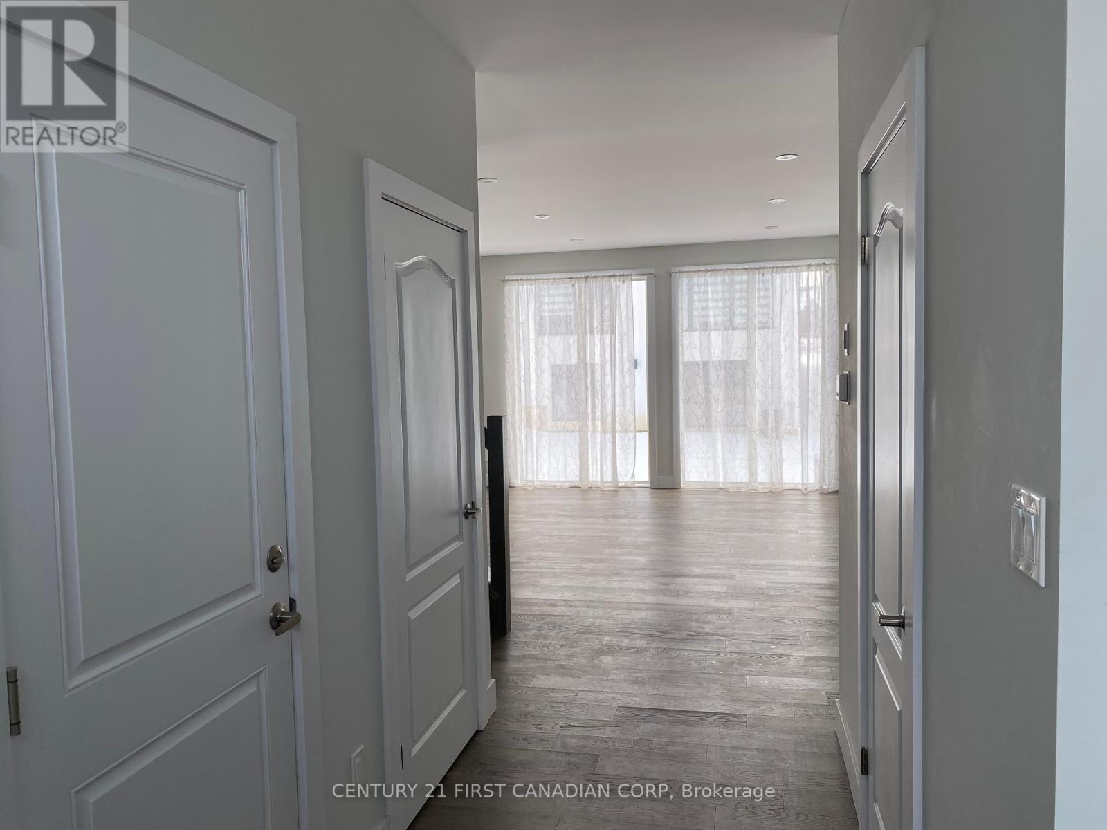 11 - 1820 Canvas Way, London North, Ontario  N5X 0N5 - Photo 2 - X12403467
