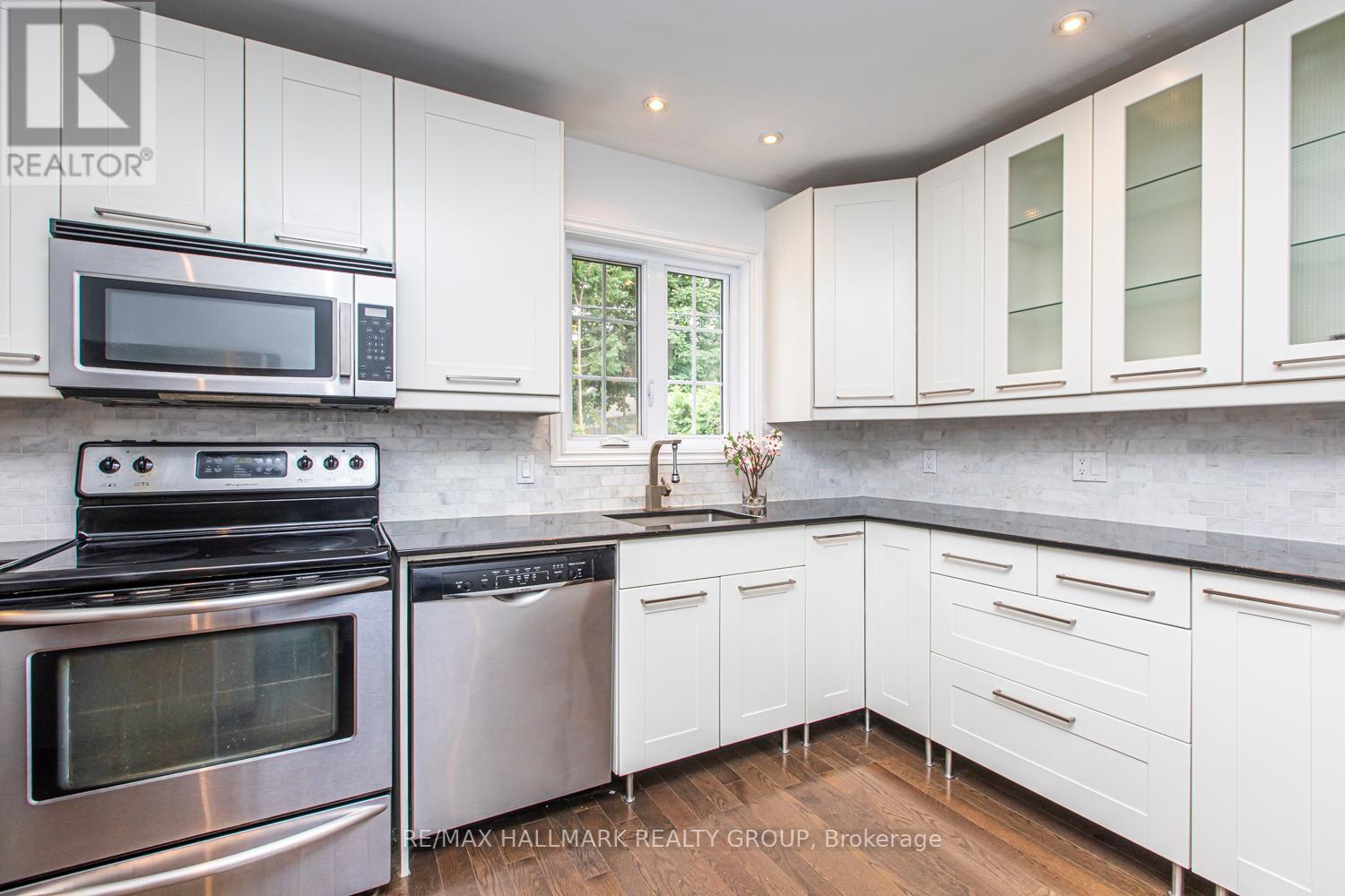 150 Ruskin Street, Ottawa, Ontario  K1Y 4C1 - Photo 11 - X12403416