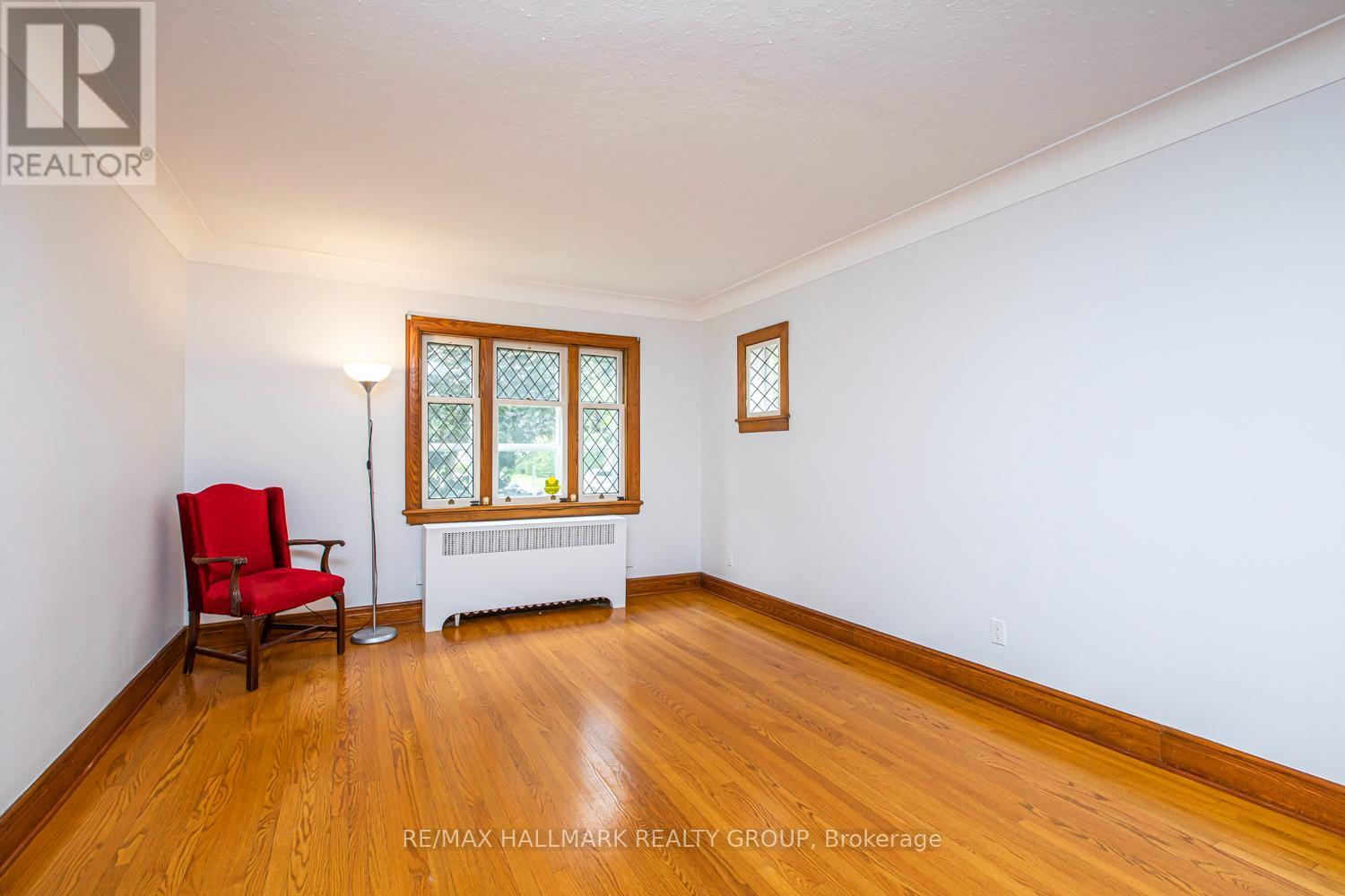 150 Ruskin Street, Ottawa, Ontario  K1Y 4C1 - Photo 5 - X12403416