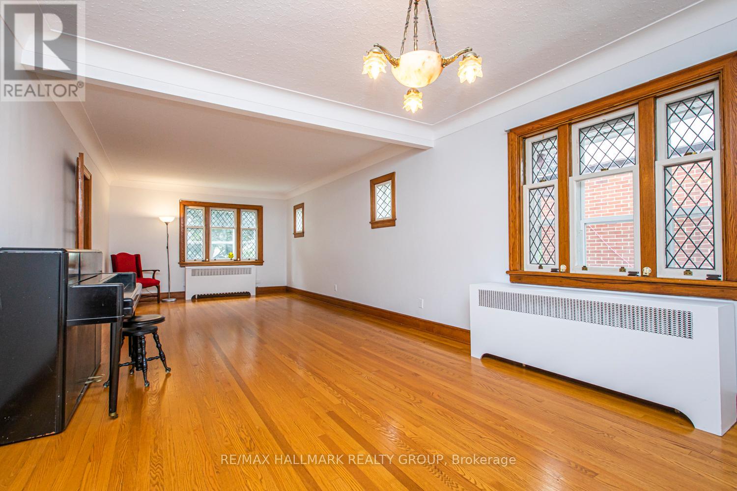 150 Ruskin Street, Ottawa, Ontario  K1Y 4C1 - Photo 7 - X12403416
