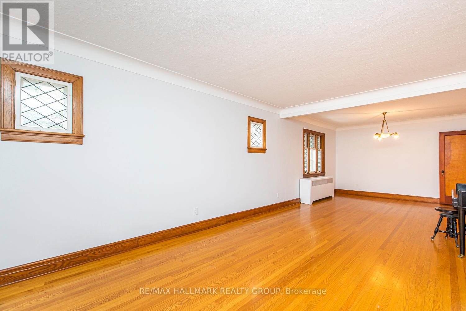 150 Ruskin Street, Ottawa, Ontario  K1Y 4C1 - Photo 8 - X12403416