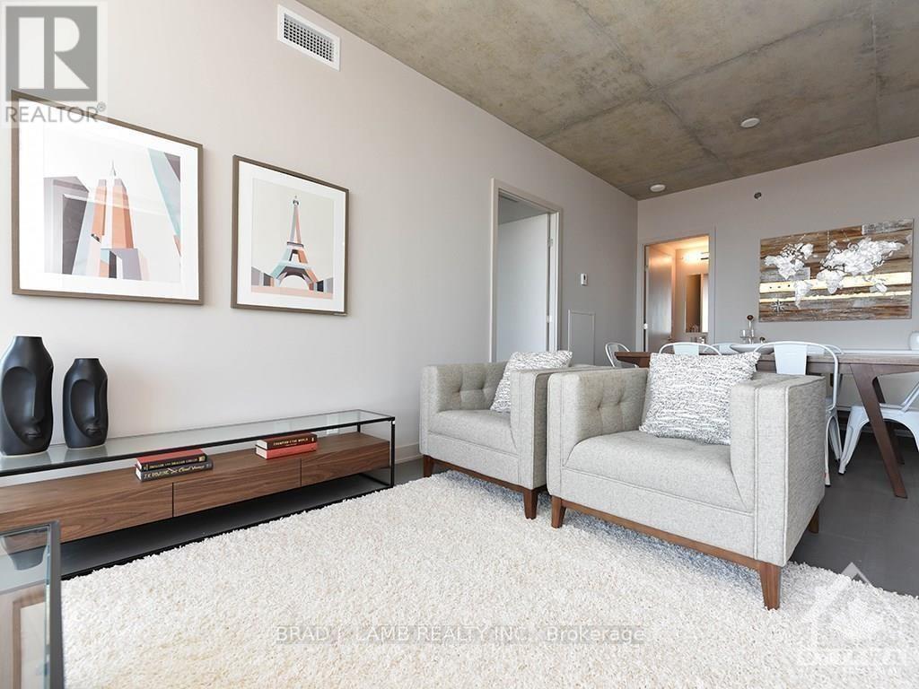 209 - 203 Catherine Street, Ottawa, Ontario  K2P 1J5 - Photo 3 - X12403434