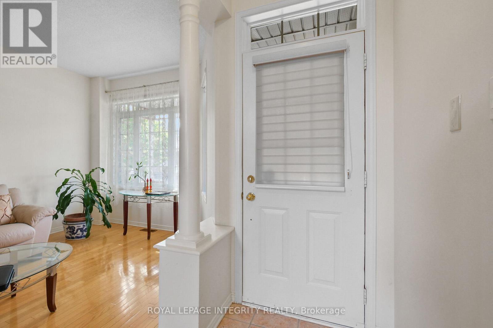 170 Grandpark Circle, Ottawa, Ontario  K1G 6R5 - Photo 5 - X12403446