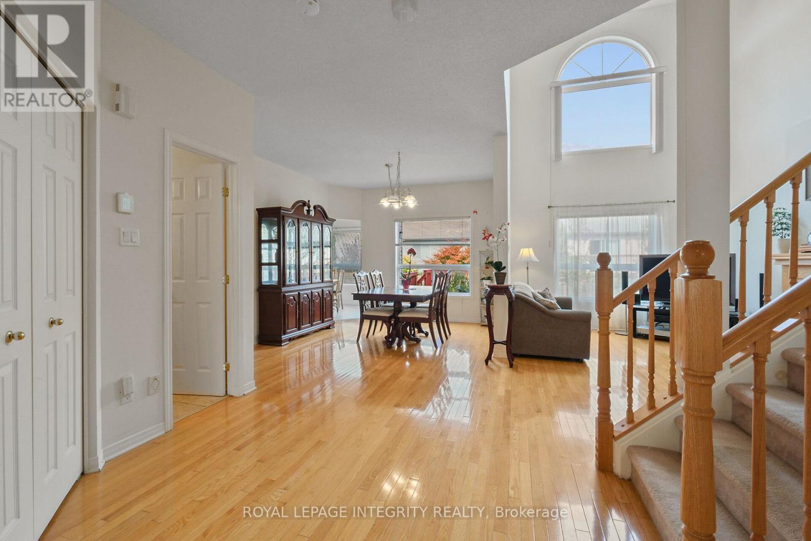 170 Grandpark Circle, Ottawa, Ontario  K1G 6R5 - Photo 9 - X12403446