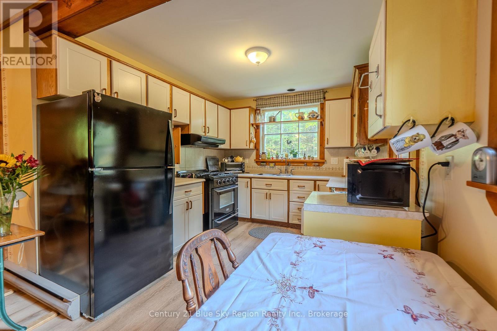 435 Lees Road, North Bay, Ontario  P1B 8G4 - Photo 4 - X12403447