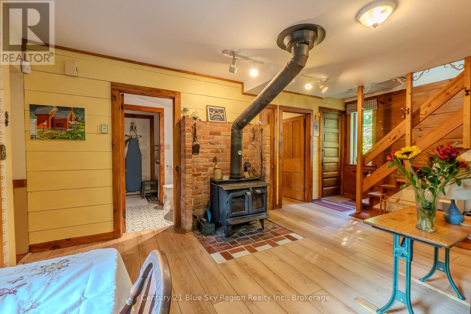 435 Lees Road, North Bay, Ontario  P1B 8G4 - Photo 6 - X12403447