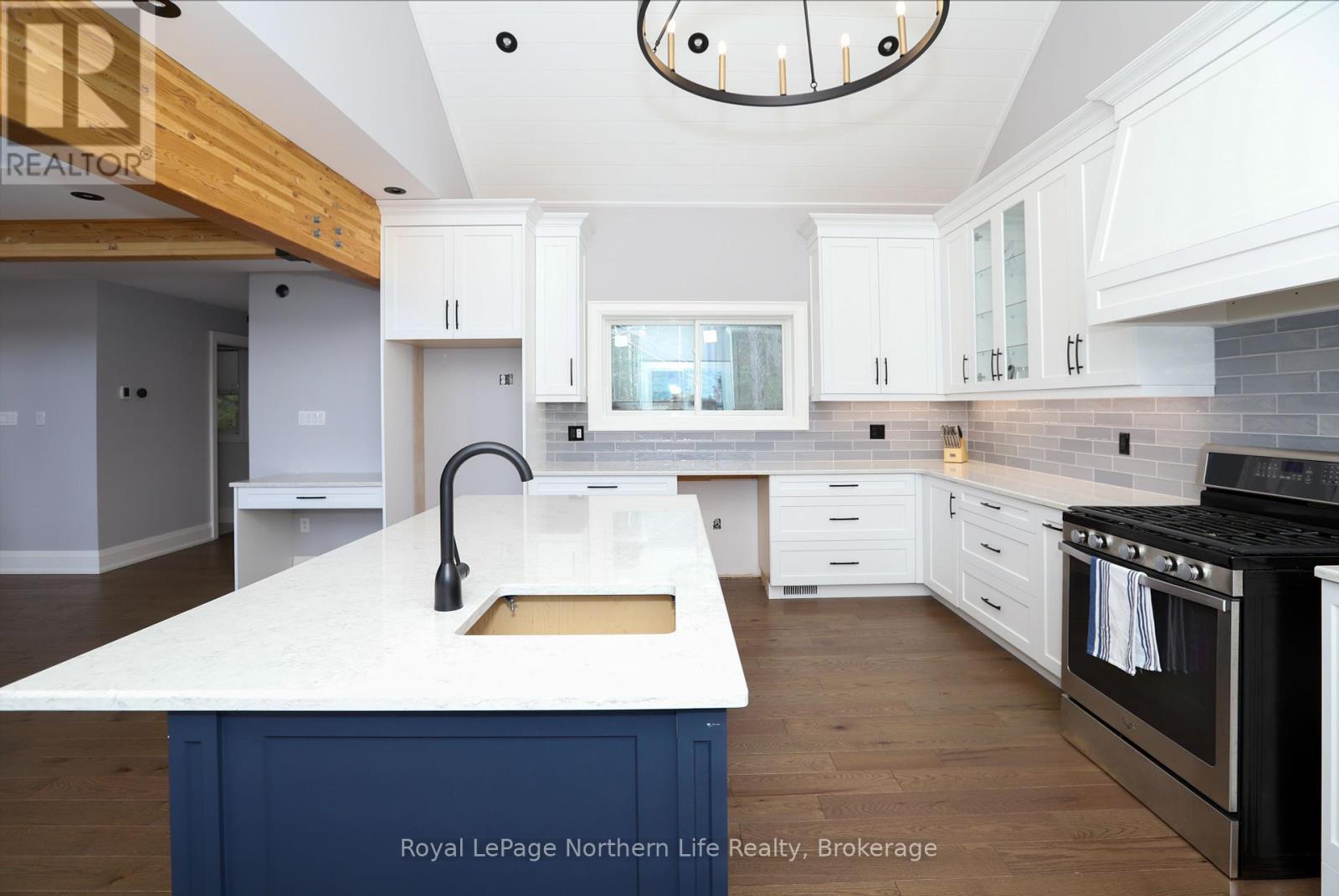 429 Fox Run Drive, Temagami, Ontario  P0H 2H0 - Photo 22 - X12403479