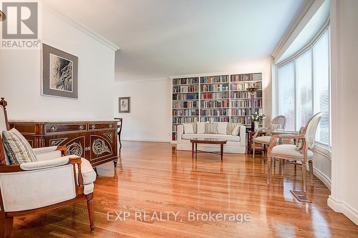 62 Kempsell Crescent, Toronto, Ontario  M2J 2Z7 - Photo 2 - C12403230