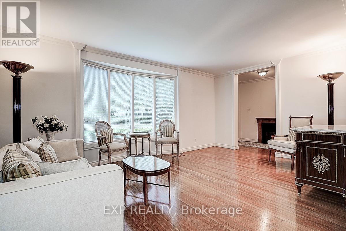 62 Kempsell Crescent, Toronto, Ontario  M2J 2Z7 - Photo 3 - C12403230