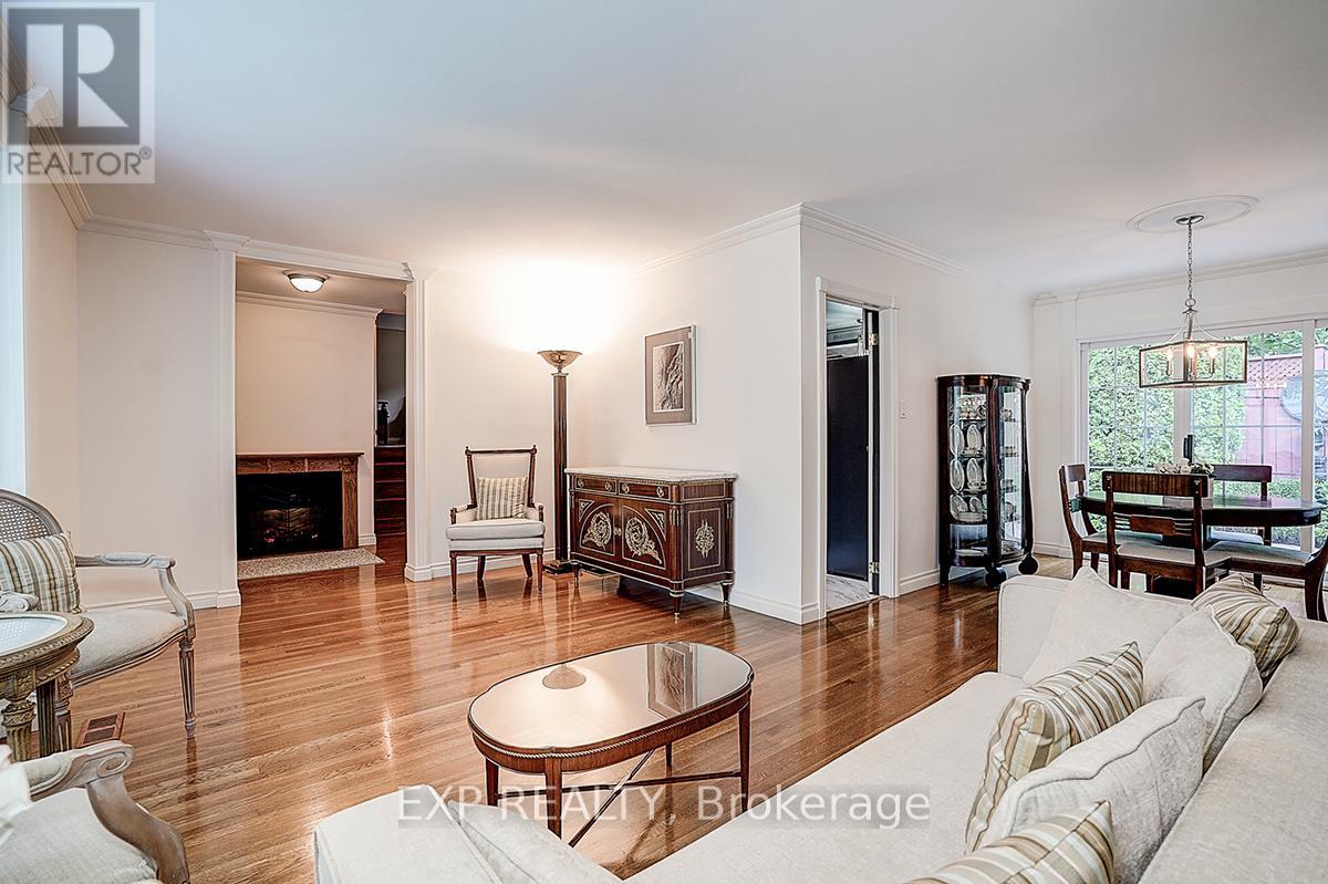 62 Kempsell Crescent, Toronto, Ontario  M2J 2Z7 - Photo 4 - C12403230
