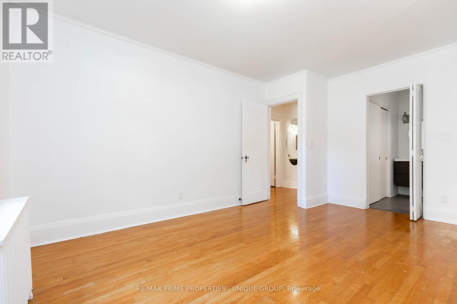 66 Burnaby Boulevard, Toronto, Ontario  M5N 1G4 - Photo 14 - C12403256